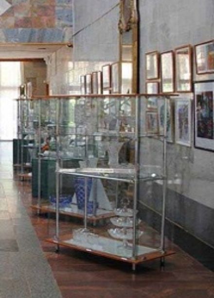 Основная экспозиция Никольского музея стекла и хрусталя