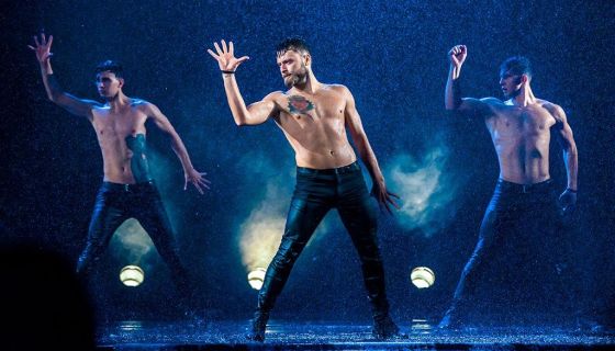 Шоу под дождём IV. Мужчина vs Женщина