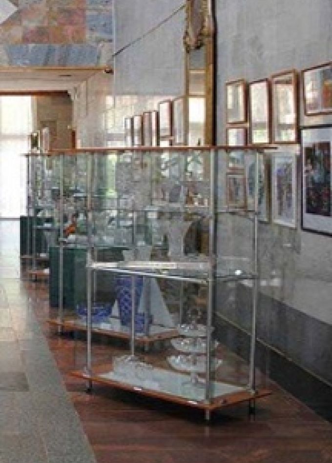 Основная экспозиция Музея стекла и хрусталя