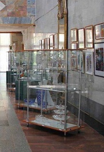 Основная экспозиция Музея стекла и хрусталя